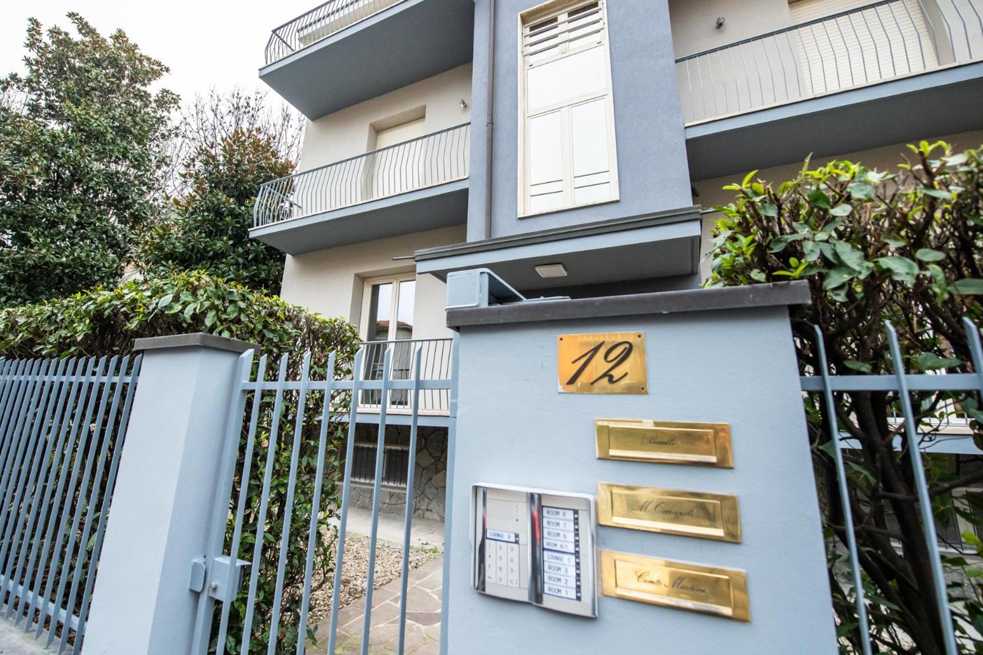 350 M Da Ospedale Maggiore L Parcheggio Prive L Rooms Parma Exterior photo