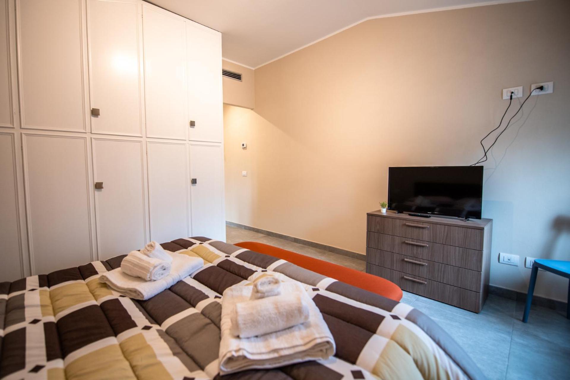 350 M Da Ospedale Maggiore L Parcheggio Prive L Rooms Parma Exterior photo
